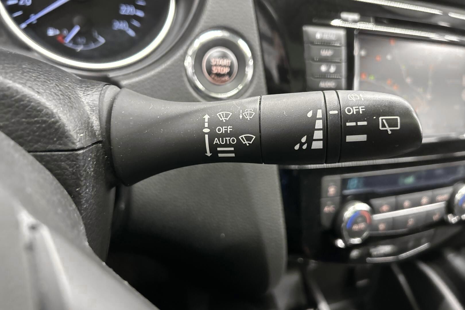 Nissan Qashqai iso kuva 11