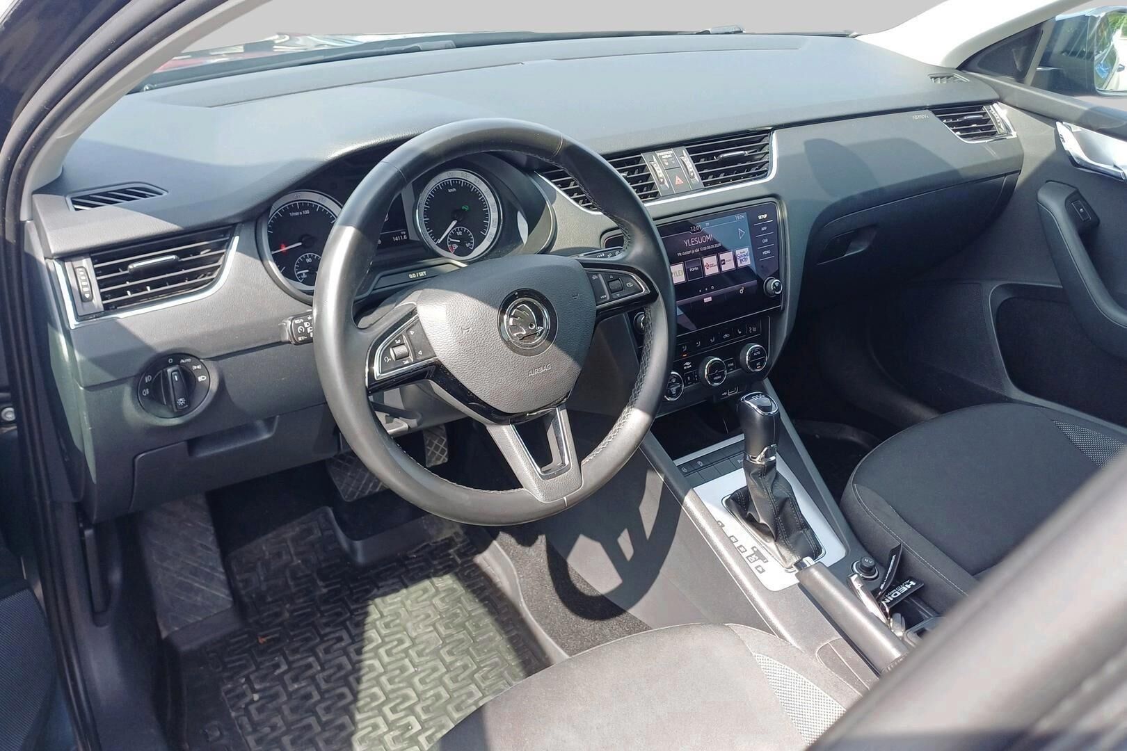 Skoda Octavia iso kuva 2