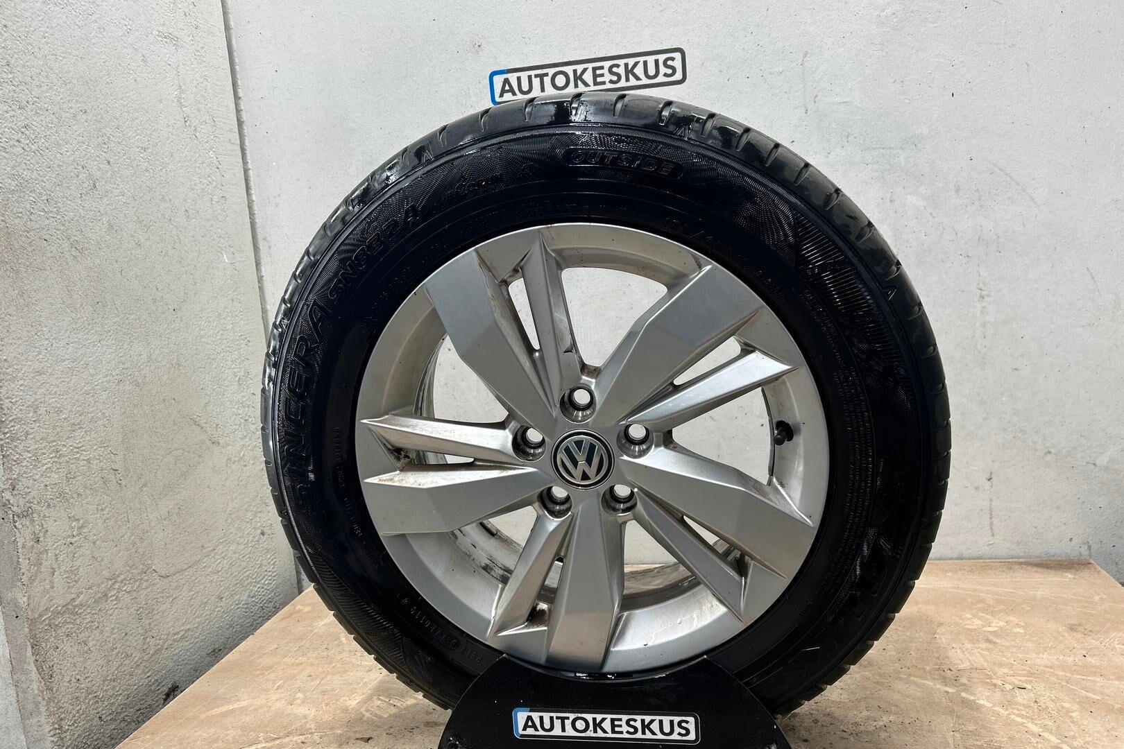 Volkswagen Polo iso kuva 12