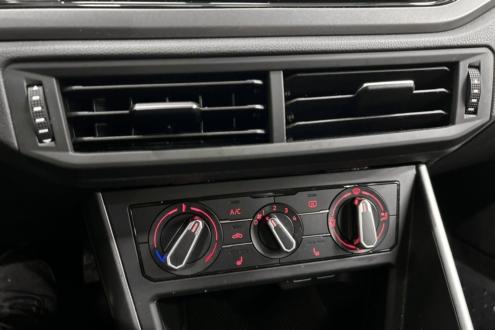 Volkswagen Polo iso kuva 19