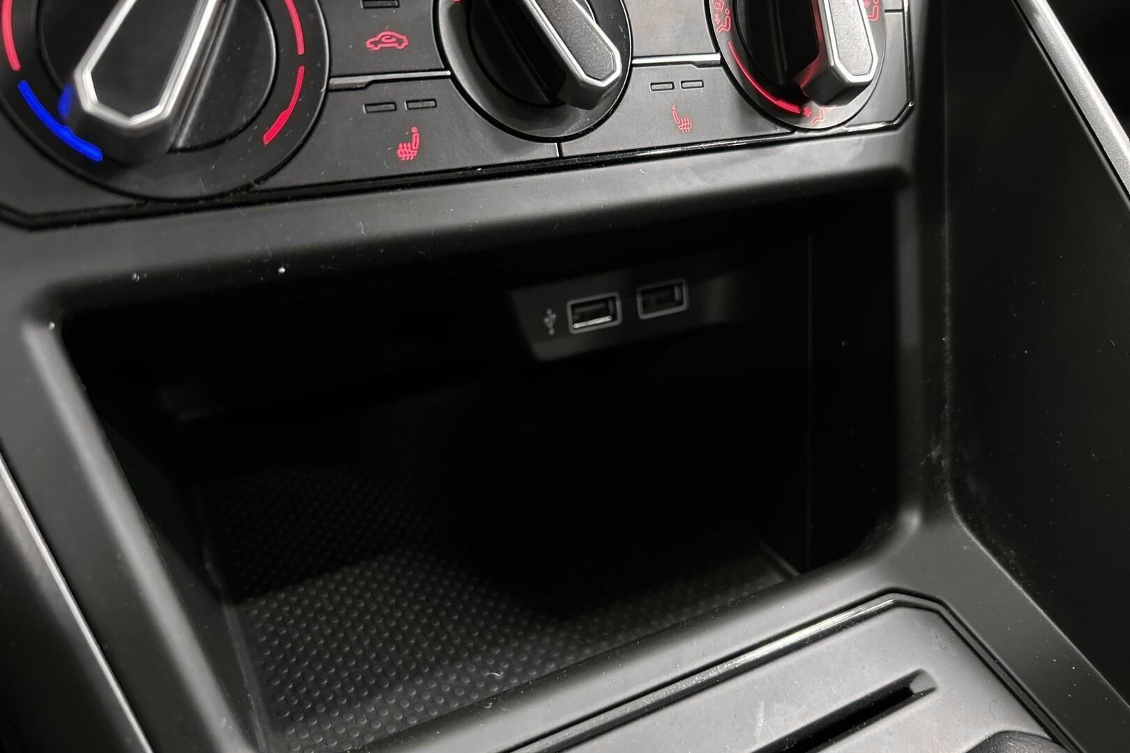 Volkswagen Polo iso kuva 20