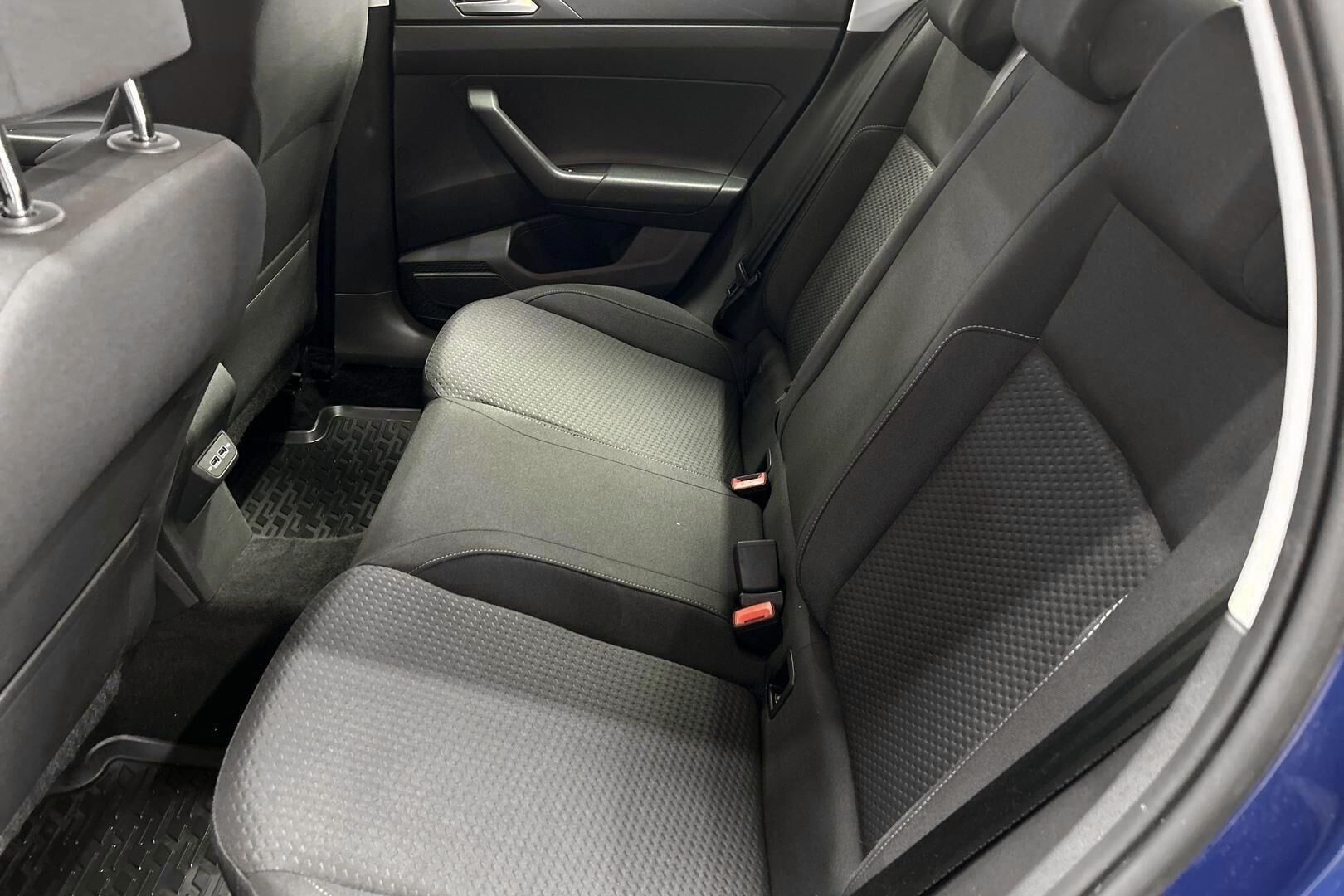 Volkswagen Polo iso kuva 9