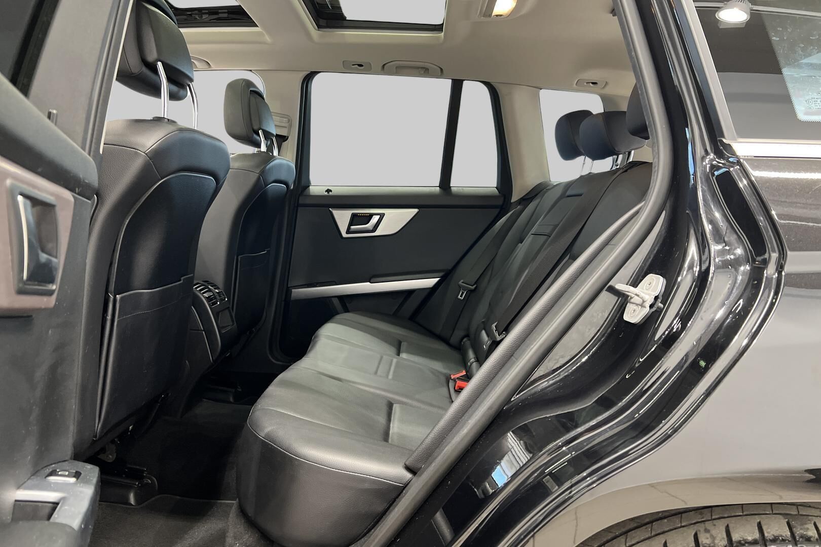 Mercedes-Benz GLK iso kuva 10