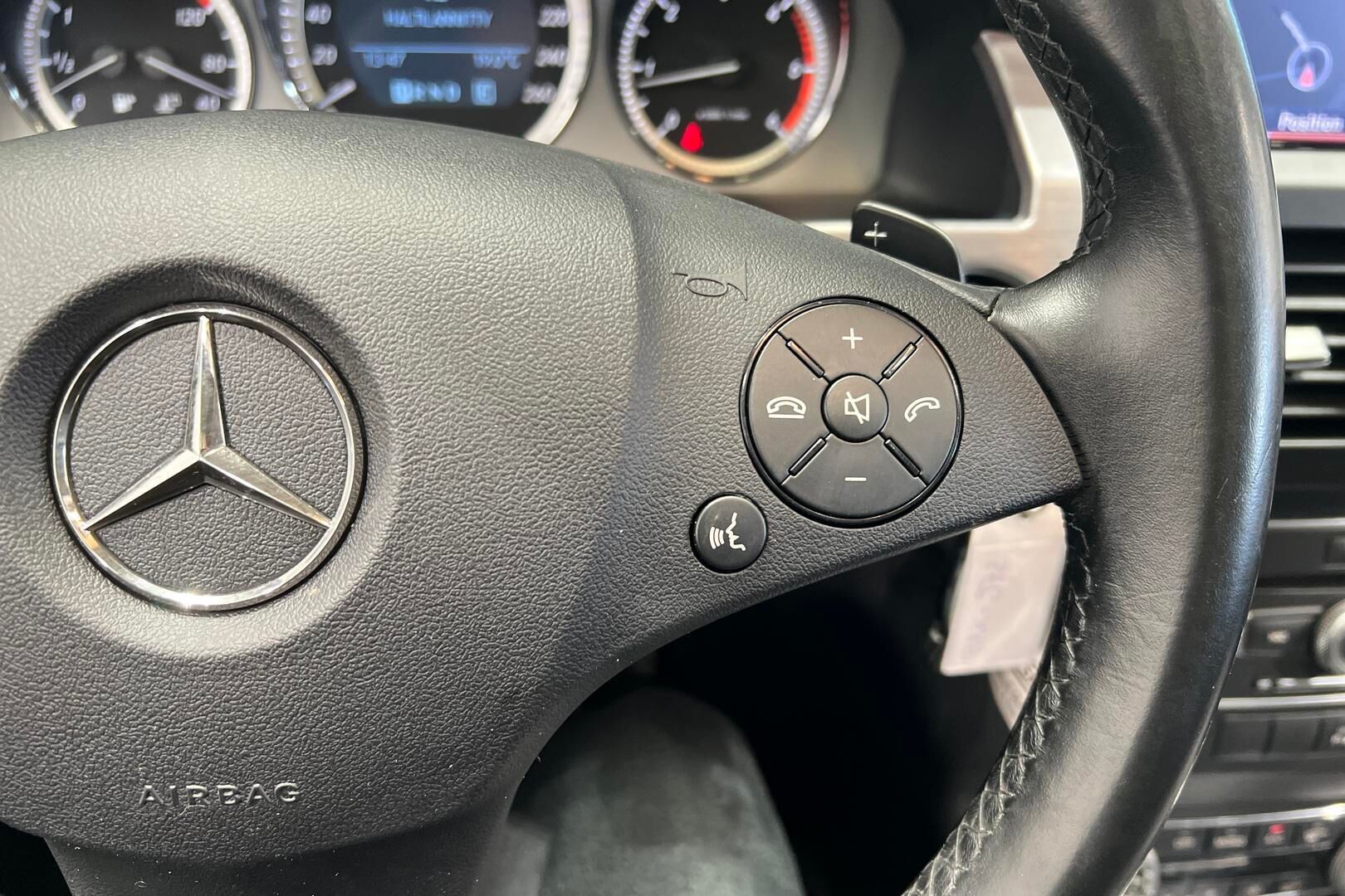 Mercedes-Benz GLK iso kuva 25