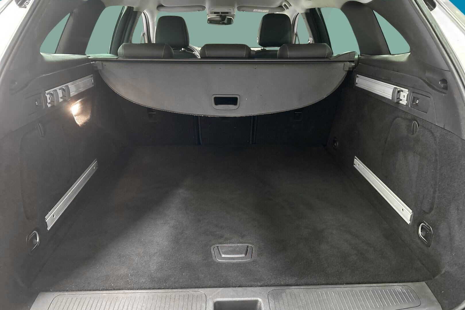 Opel Astra iso kuva 11