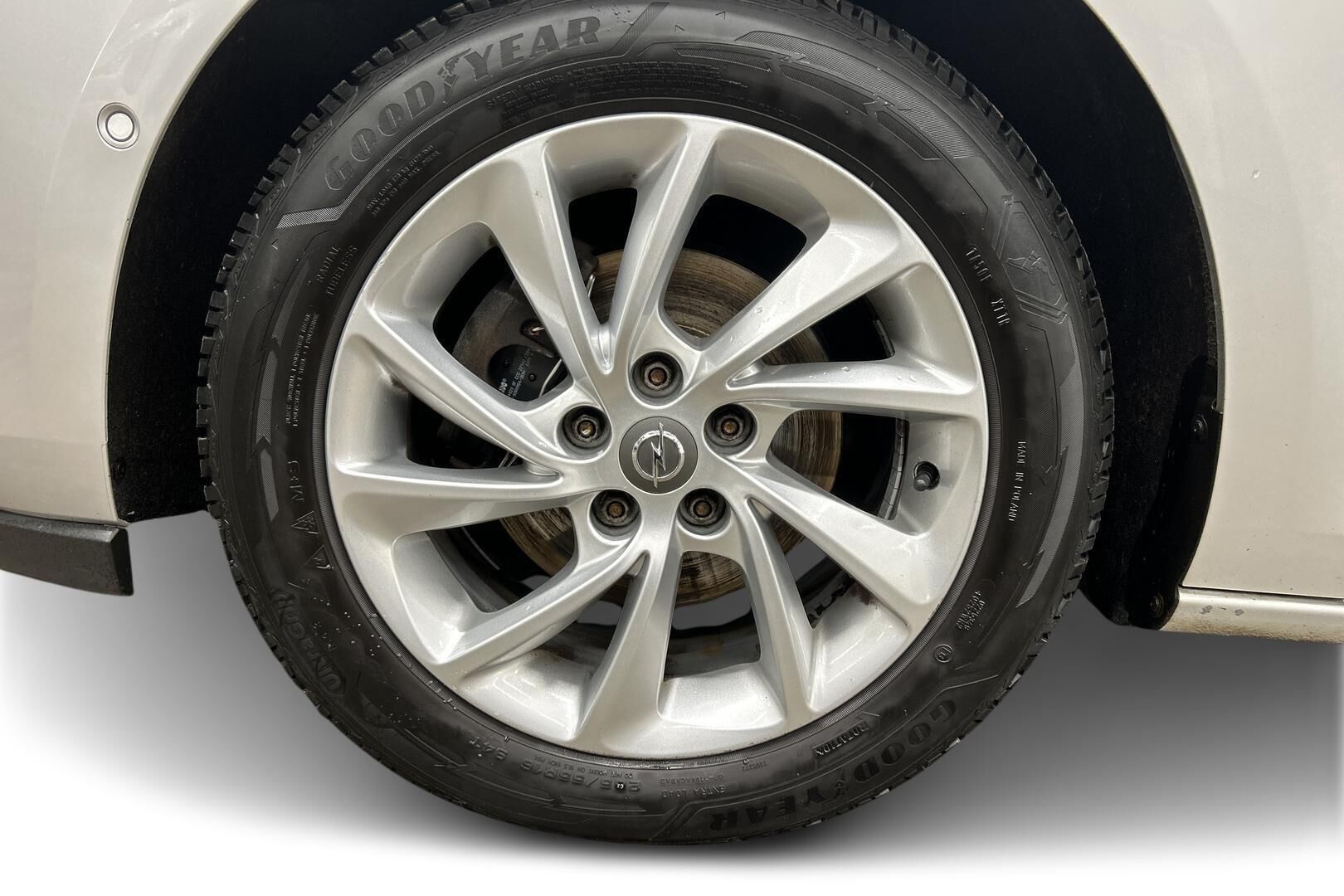 Opel Astra iso kuva 12