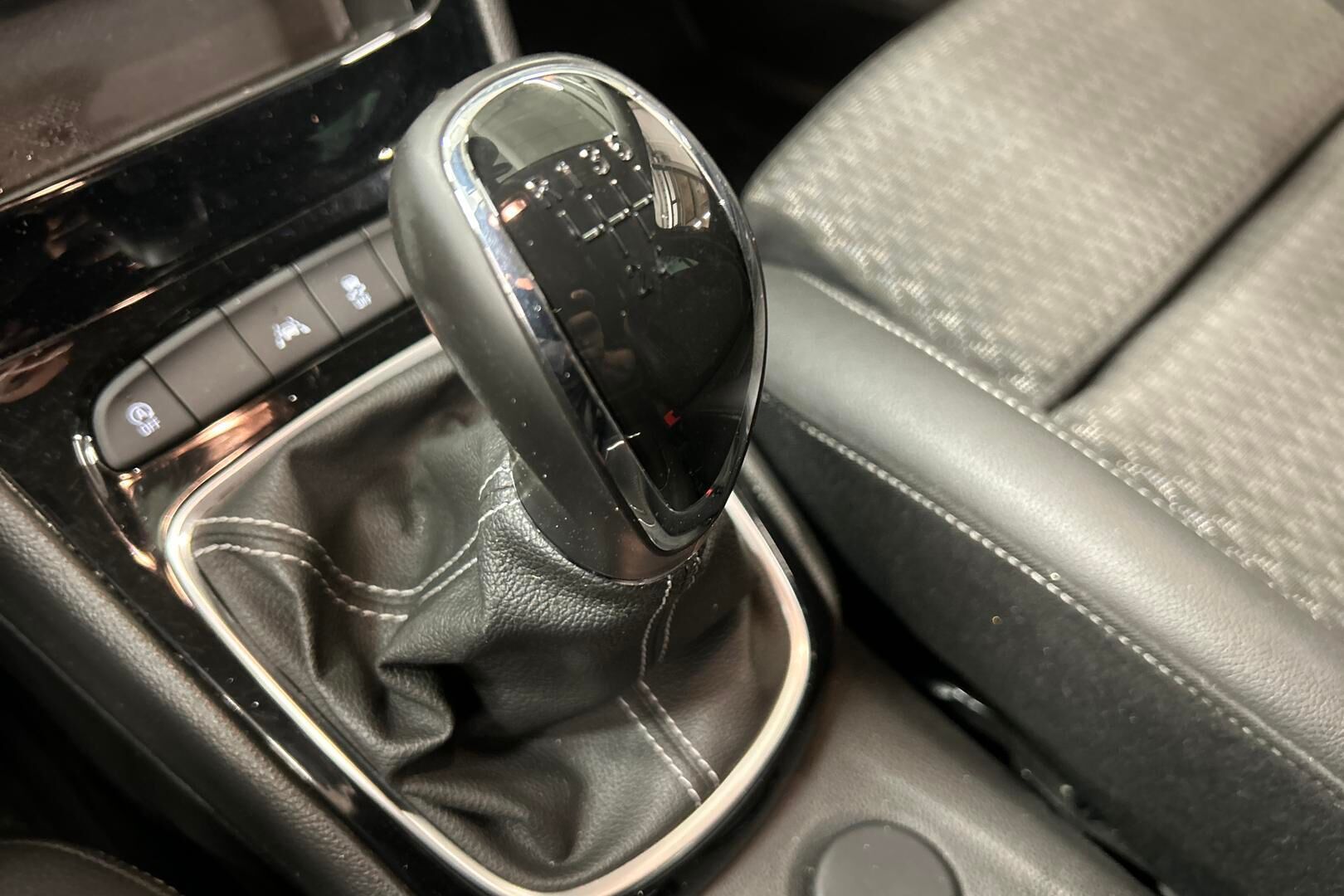 Opel Astra iso kuva 21