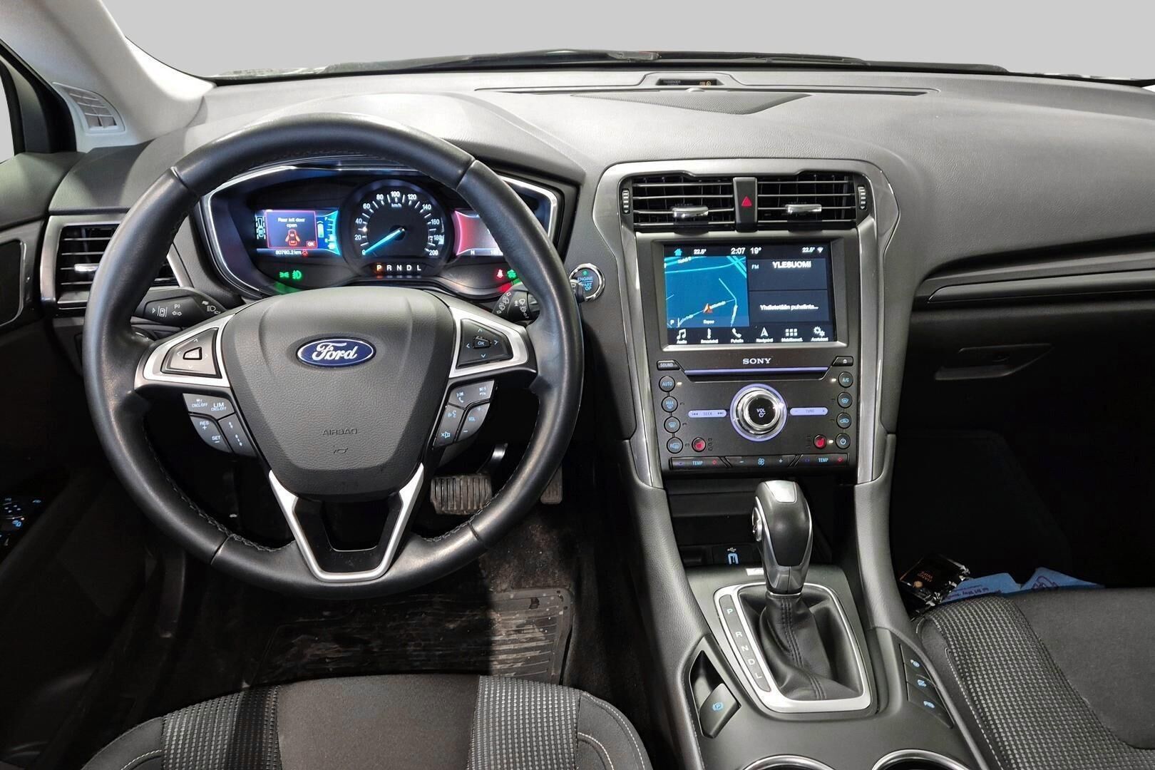 Ford Mondeo iso kuva 2