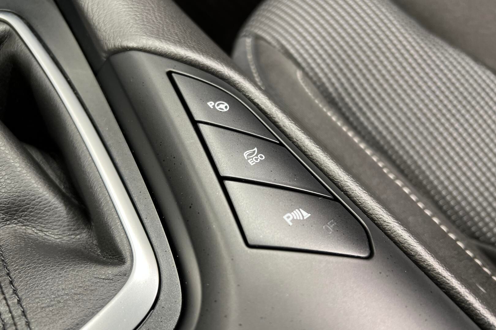 Ford Mondeo iso kuva 23