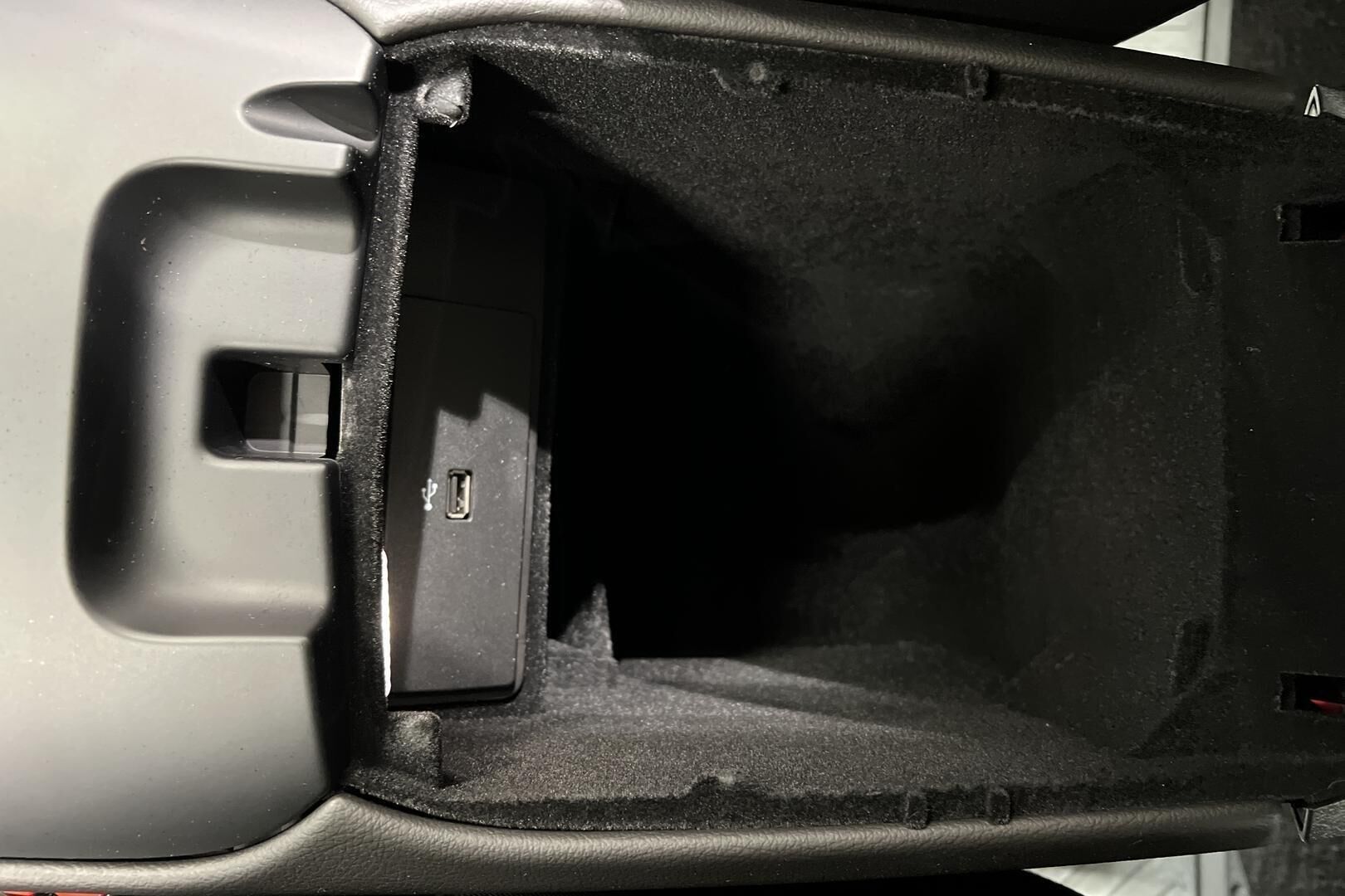 Ford Mondeo iso kuva 24