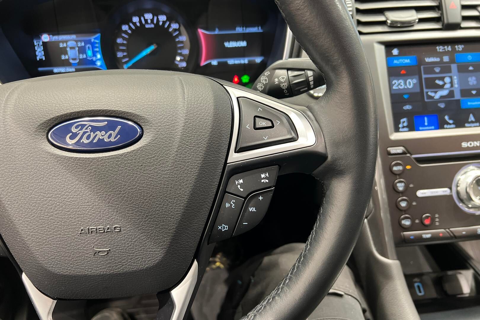 Ford Mondeo iso kuva 26