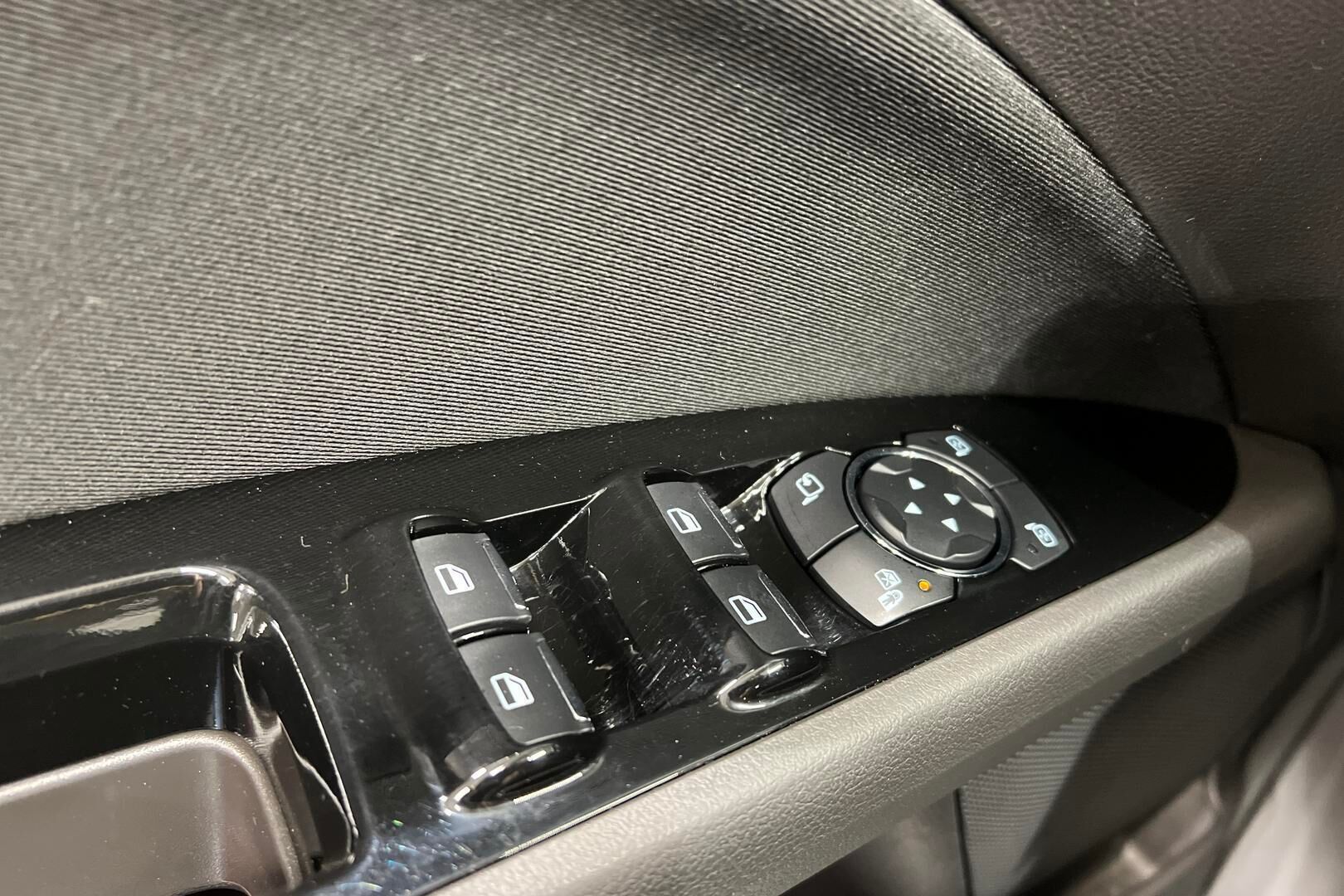 Ford Mondeo iso kuva 29