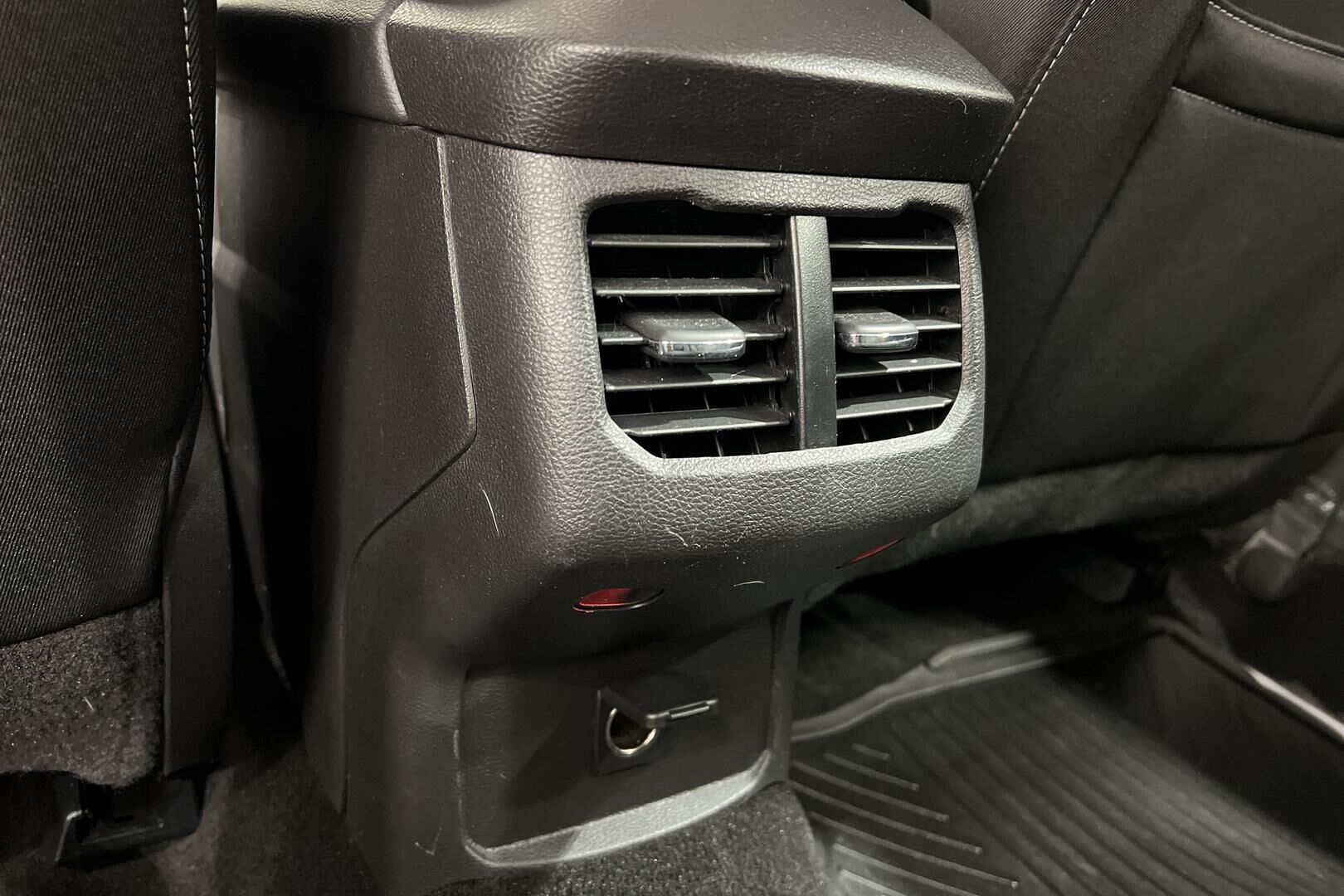 Ford Mondeo iso kuva 30