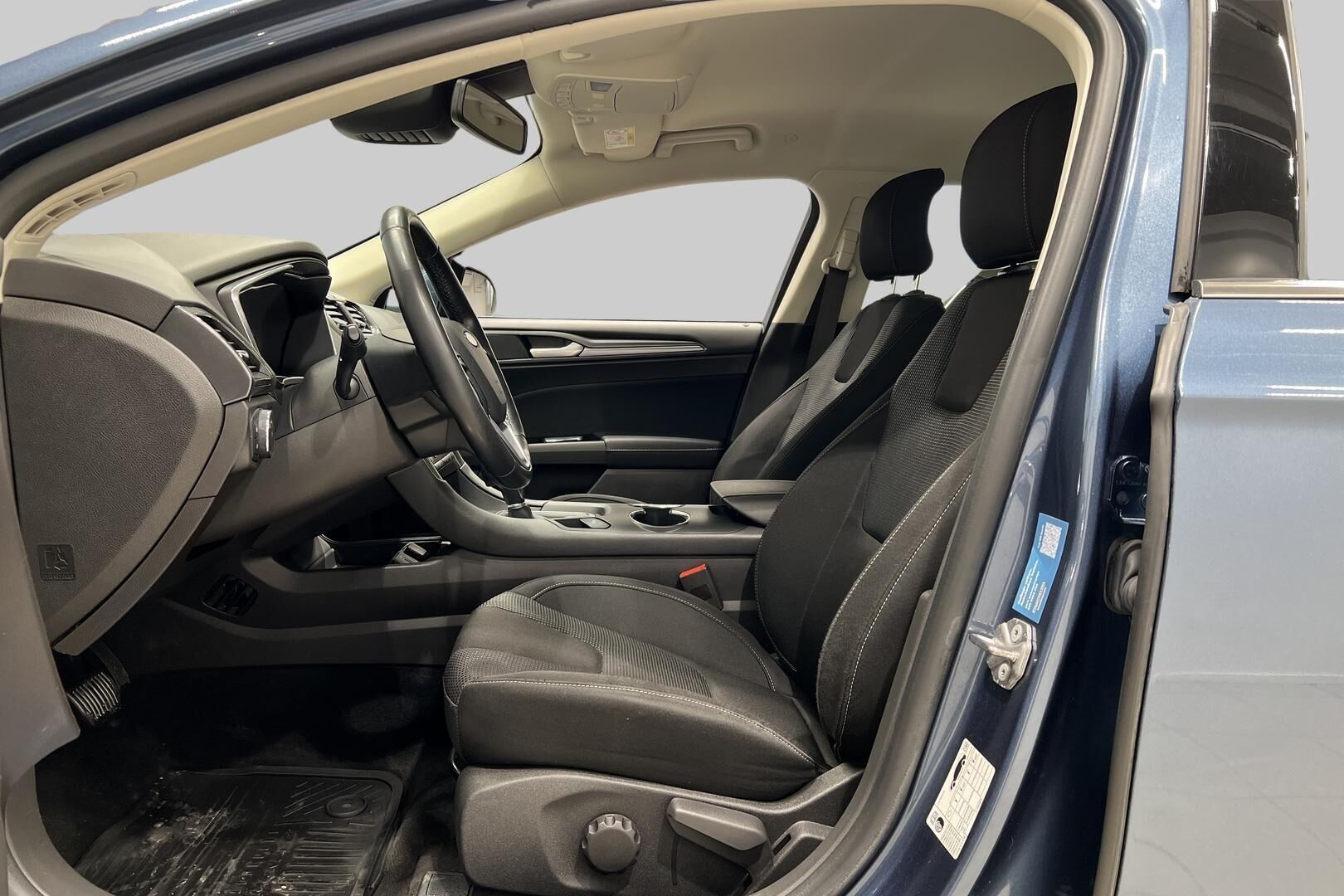 Ford Mondeo iso kuva 9