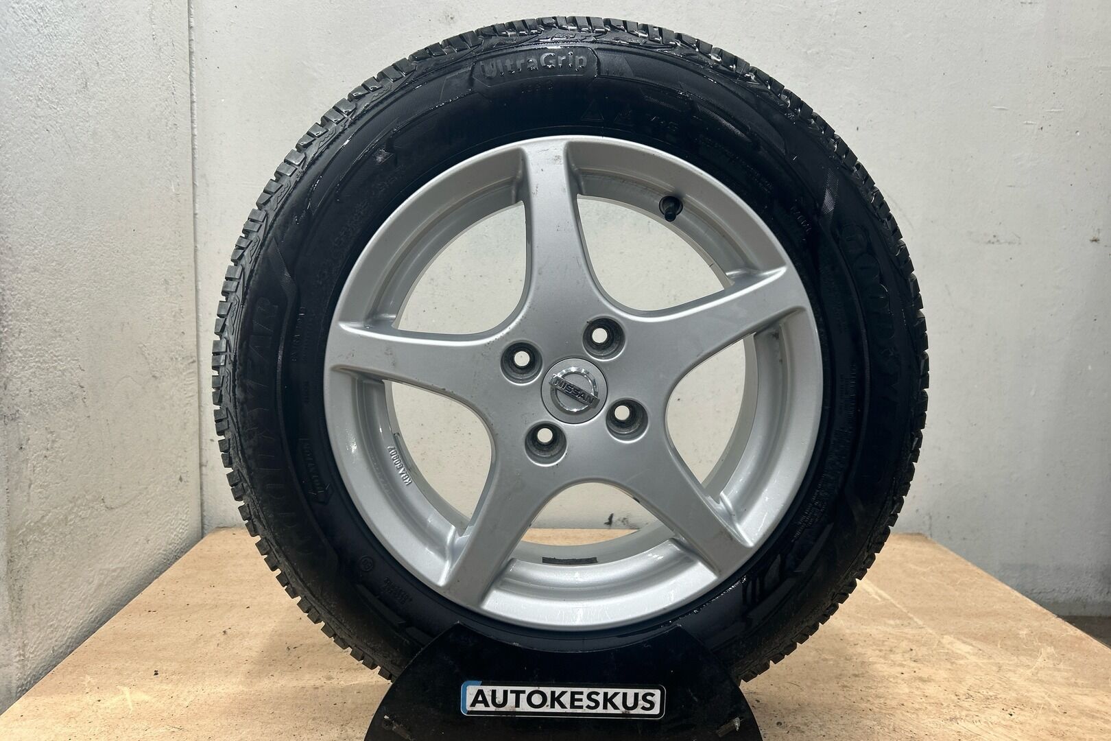 Nissan Micra iso kuva 9
