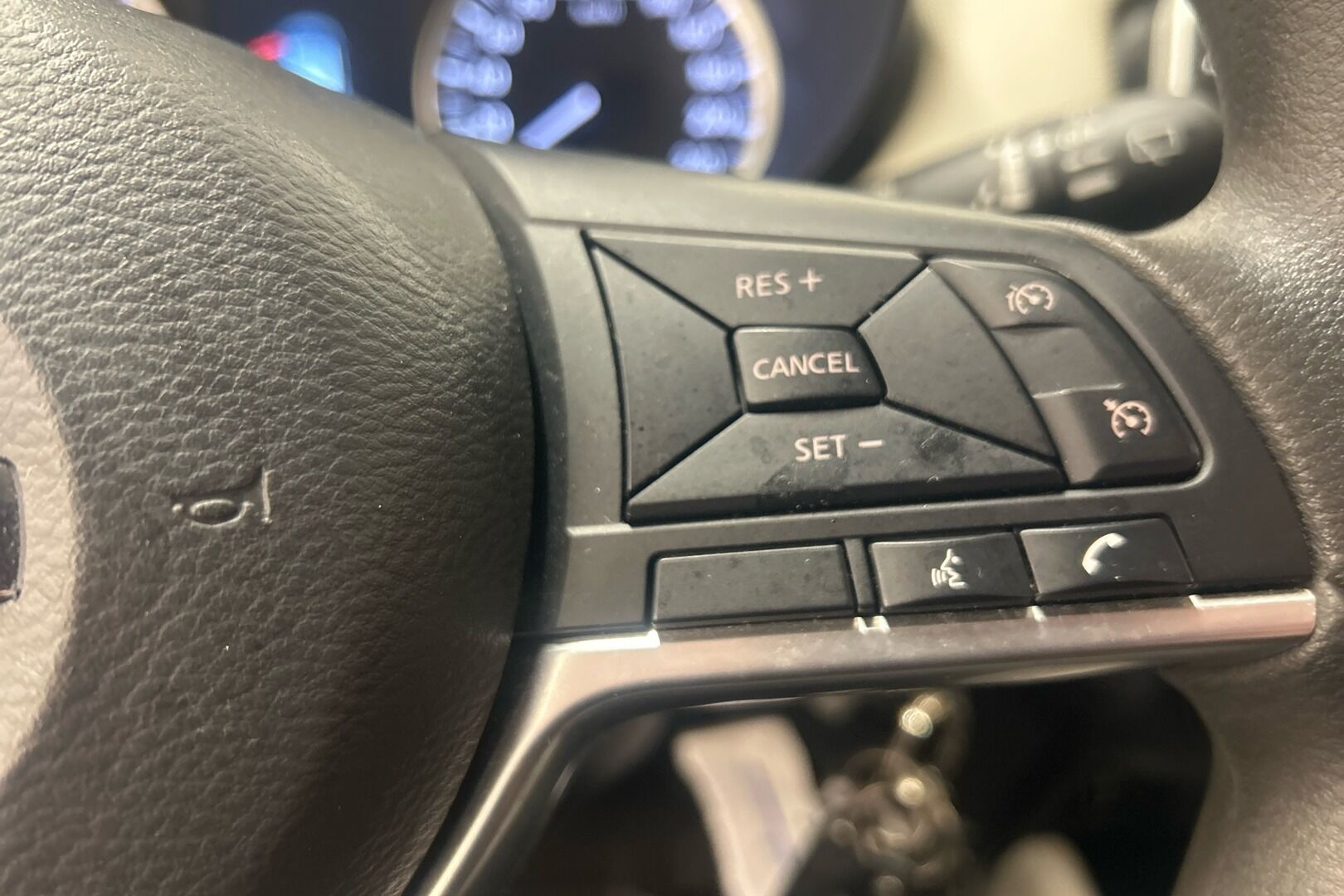 Nissan Micra iso kuva 18