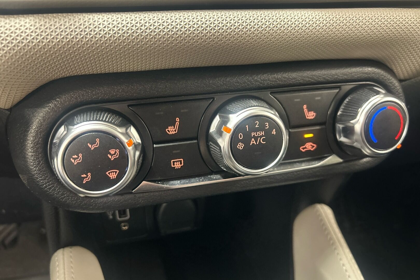 Nissan Micra iso kuva 13