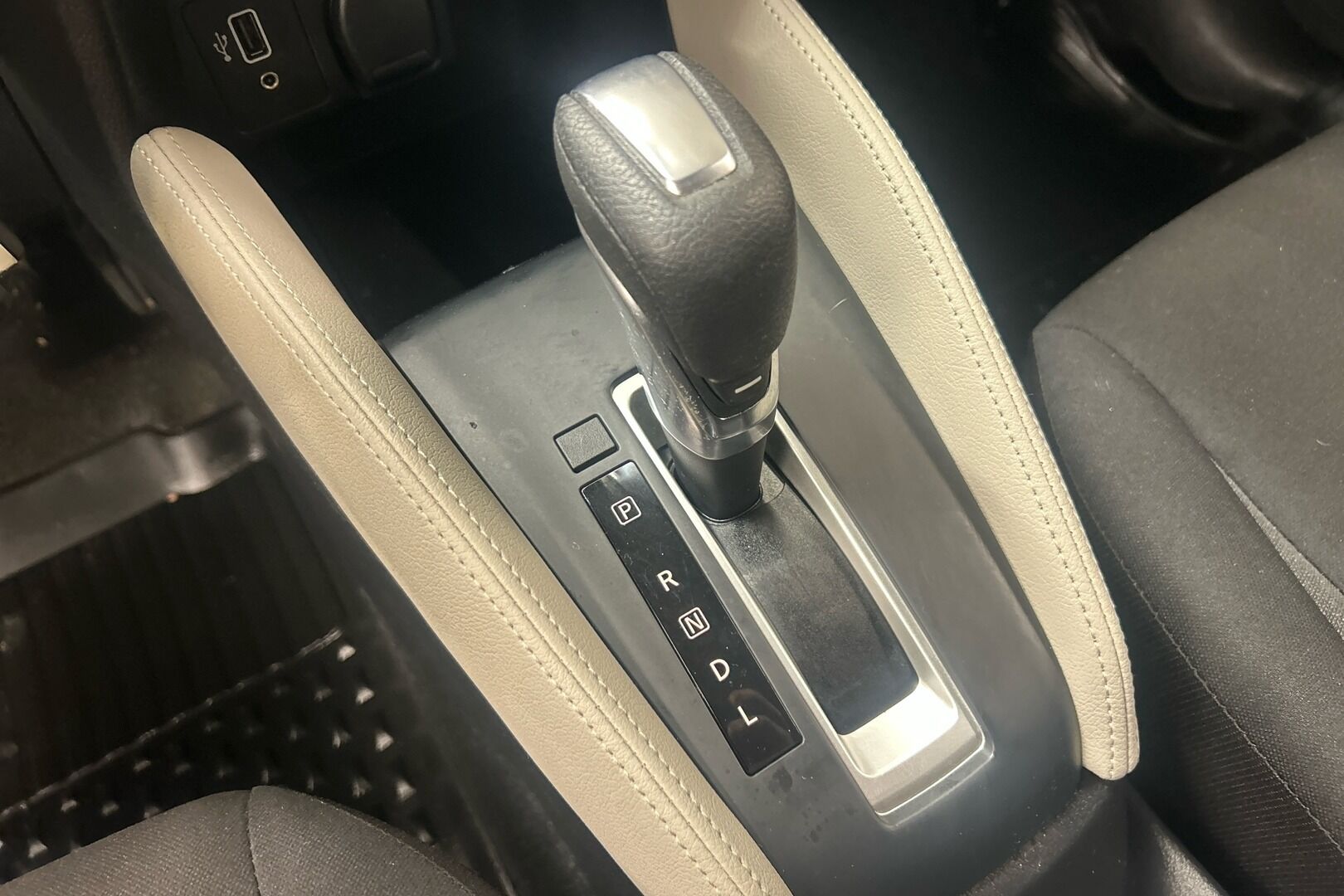 Nissan Micra iso kuva 14