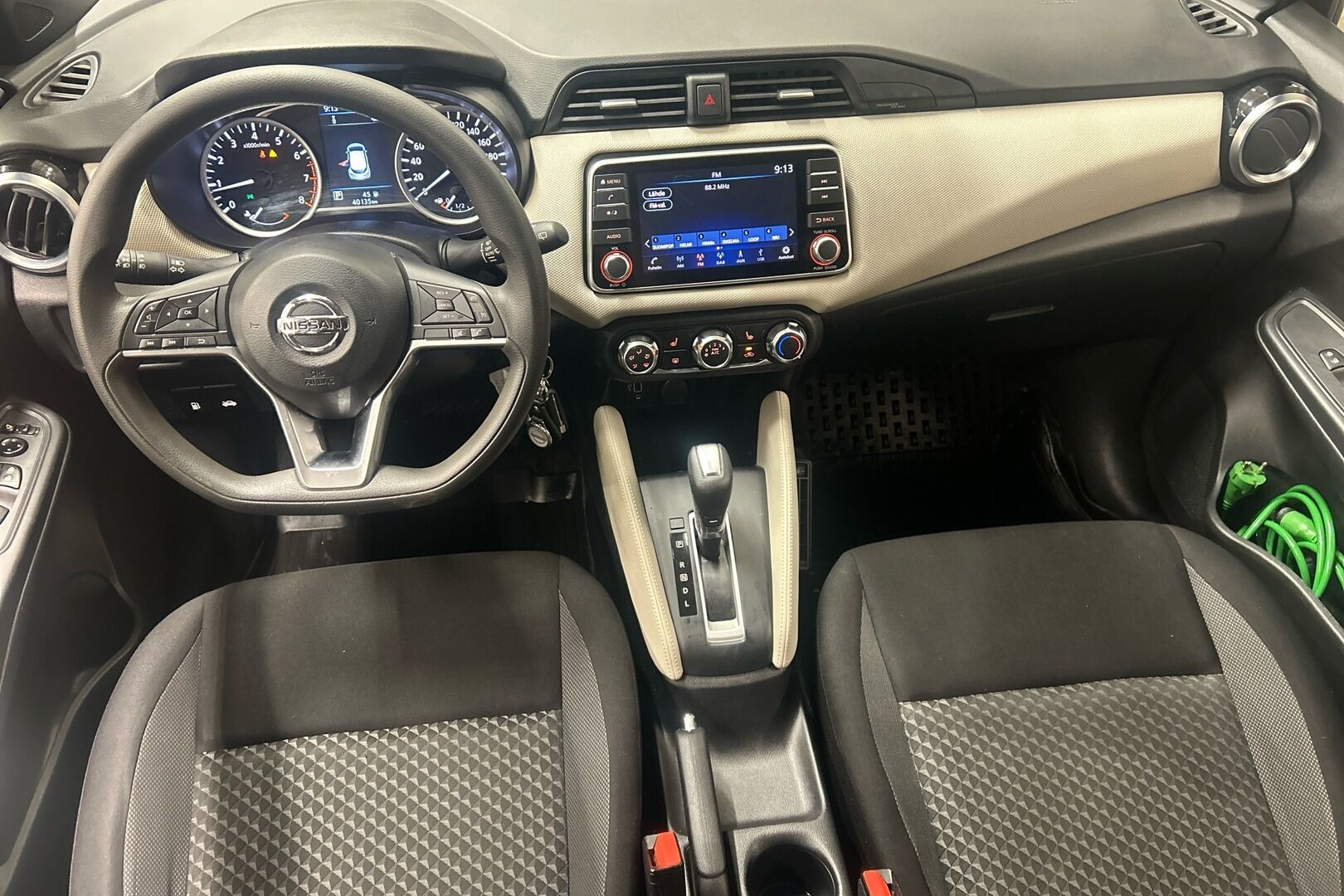 Nissan Micra iso kuva 5