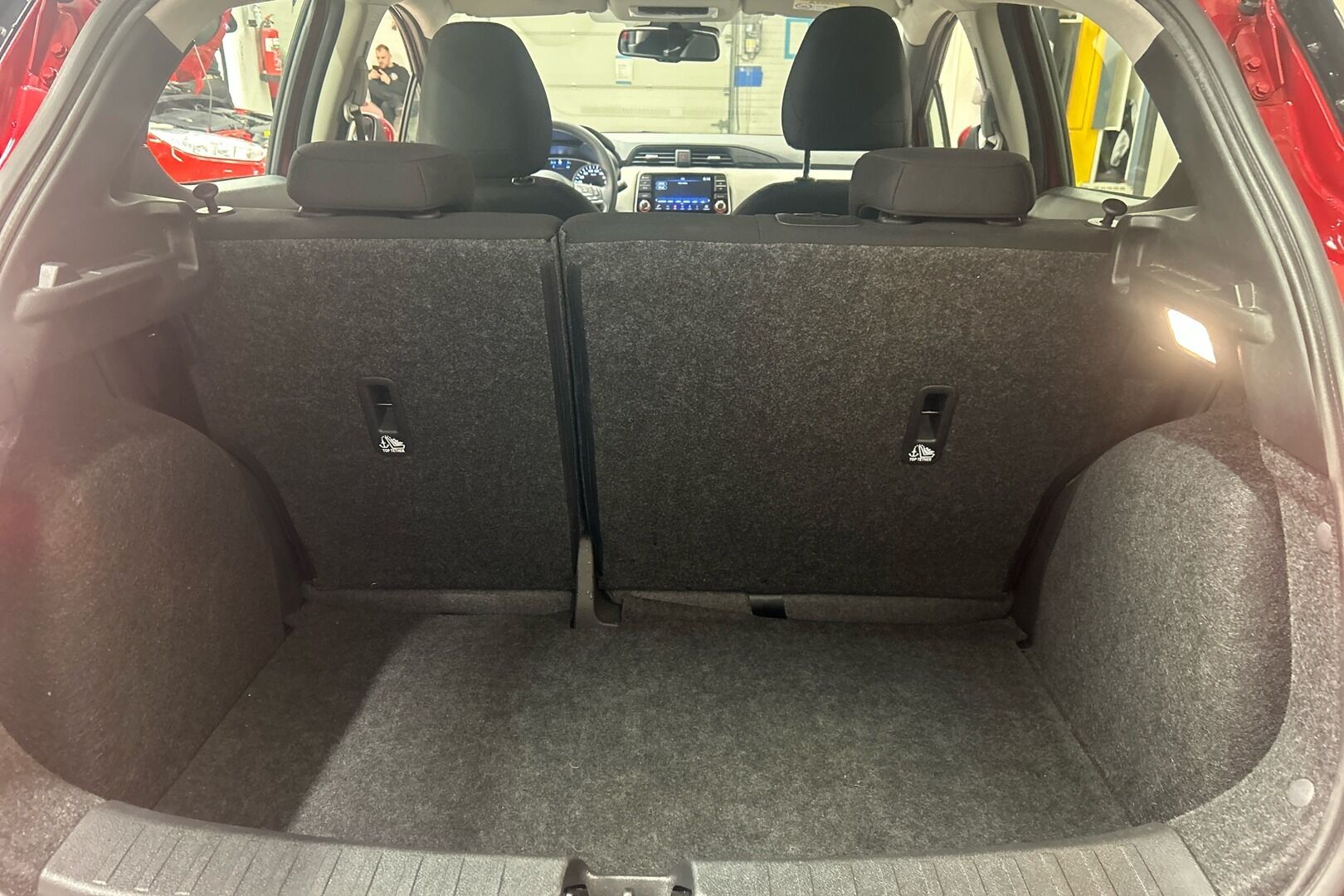 Nissan Micra iso kuva 8