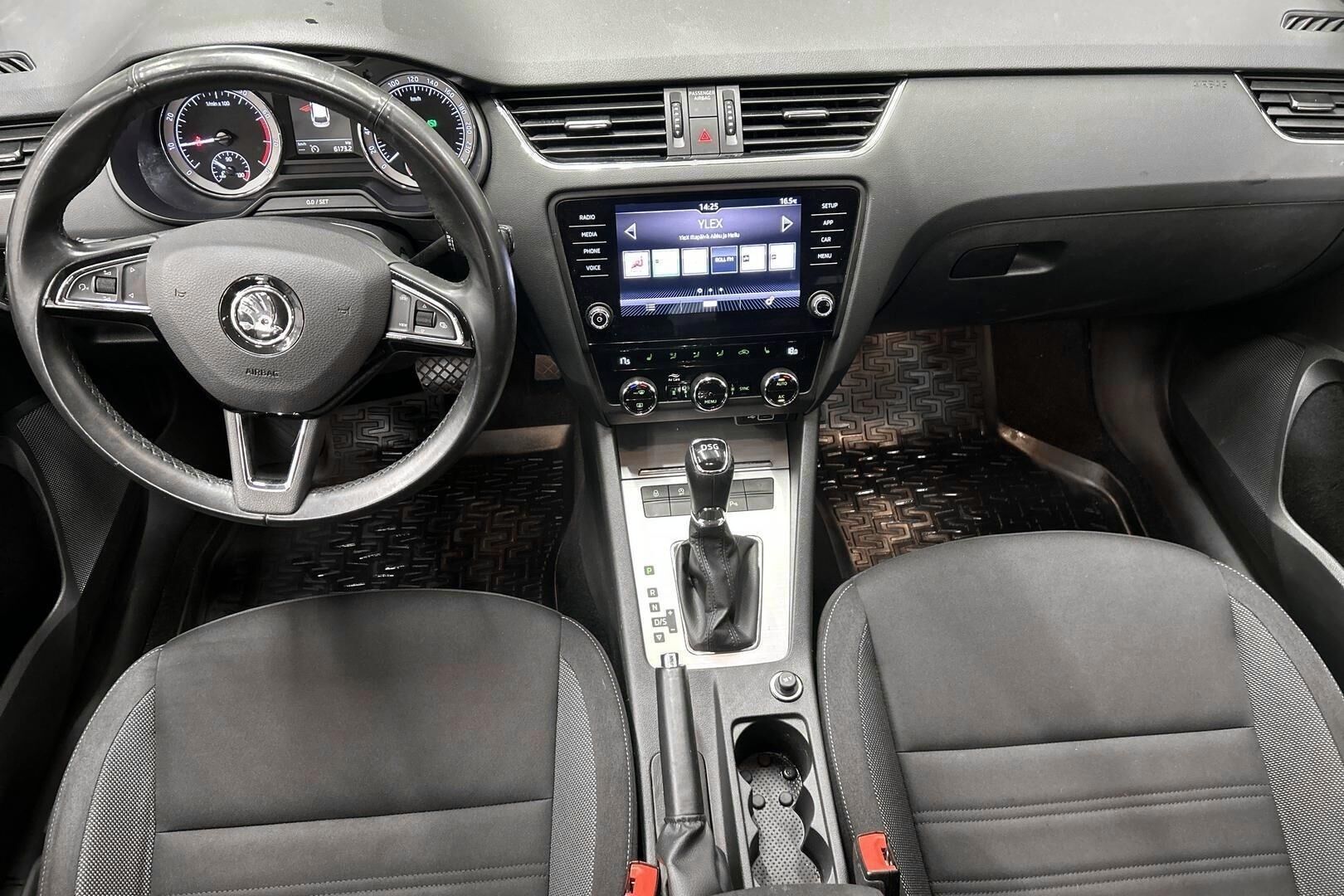 Skoda Octavia iso kuva 11