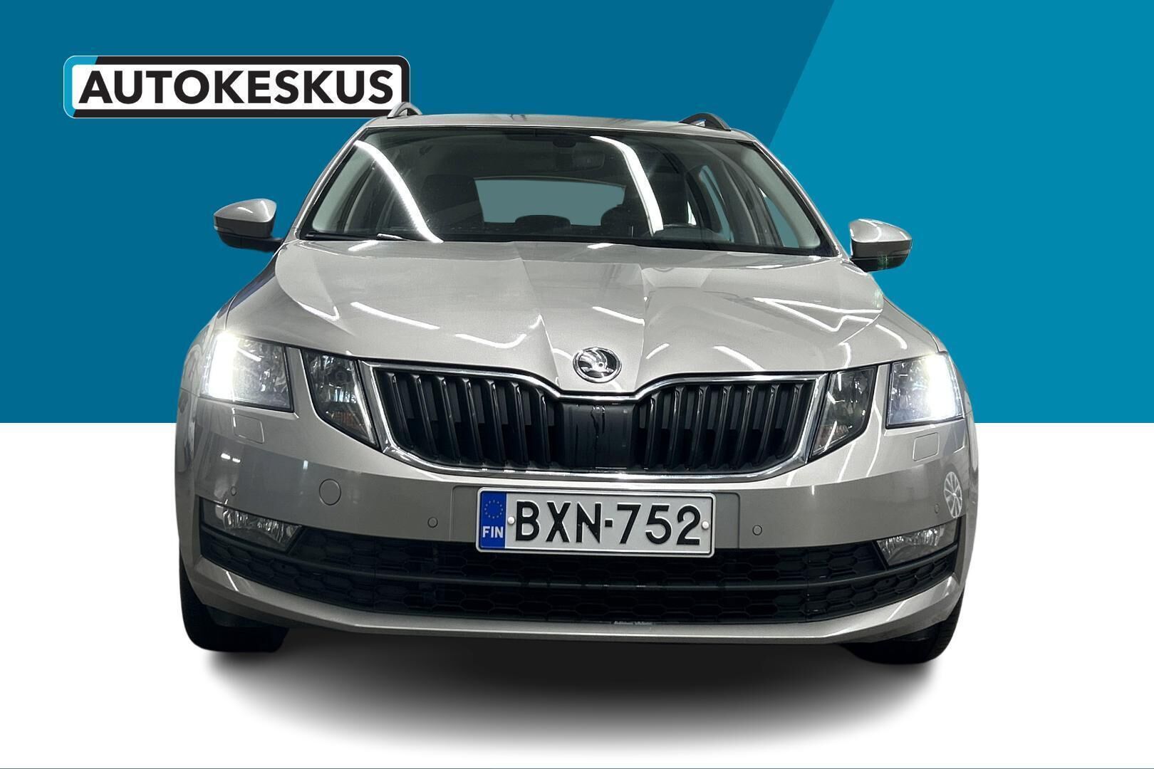 Skoda Octavia iso kuva 2