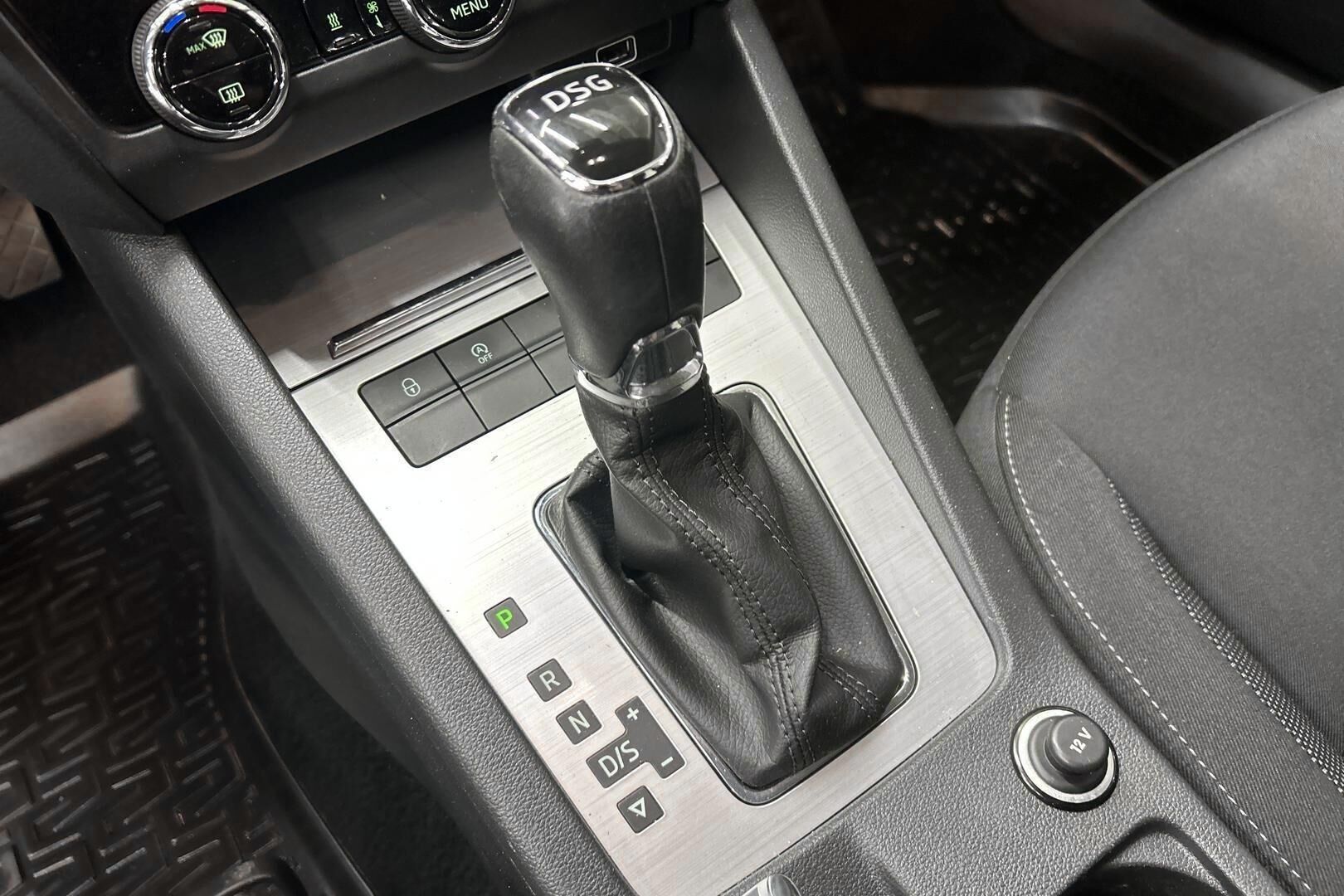 Skoda Octavia iso kuva 22