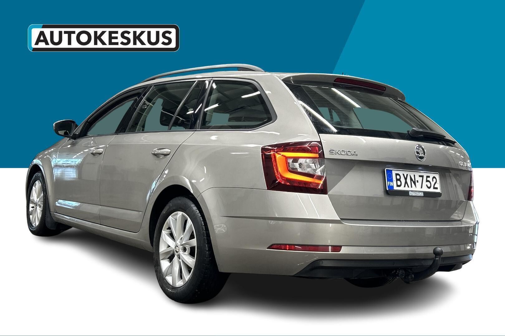 Skoda Octavia iso kuva 7