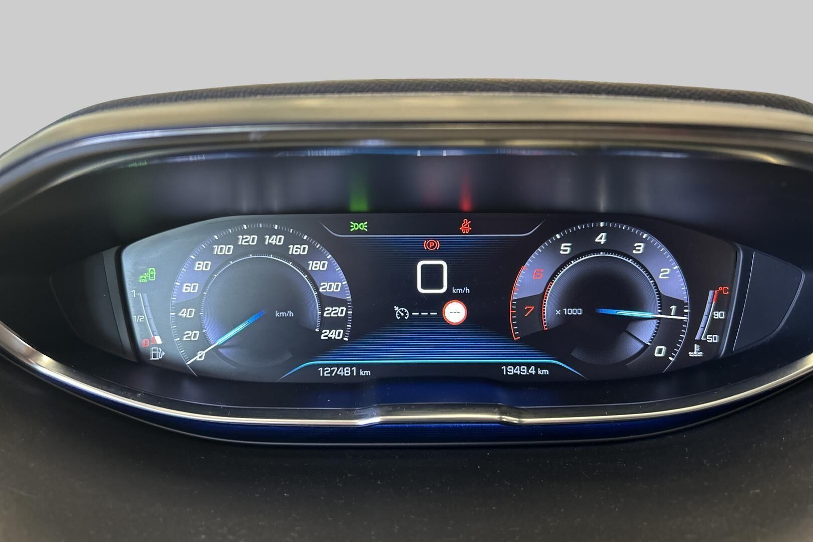 Peugeot 3008 iso kuva 16