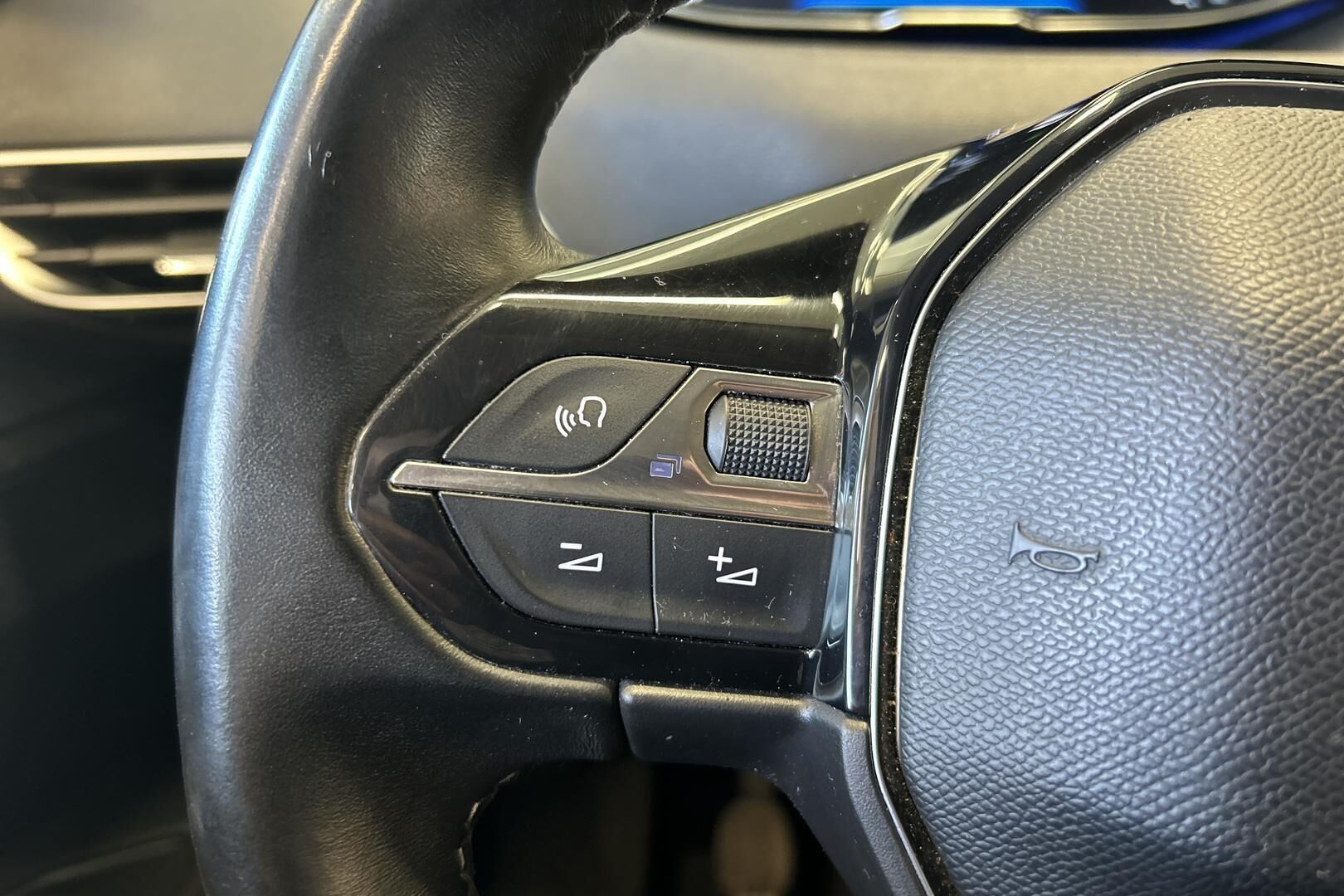 Peugeot 3008 iso kuva 37