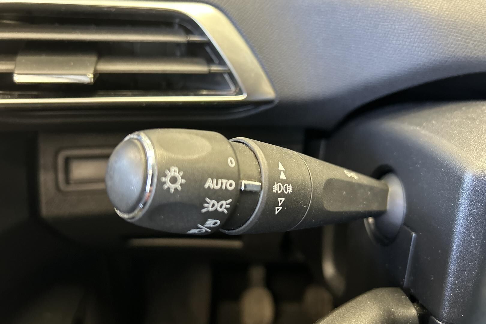 Peugeot 3008 iso kuva 19