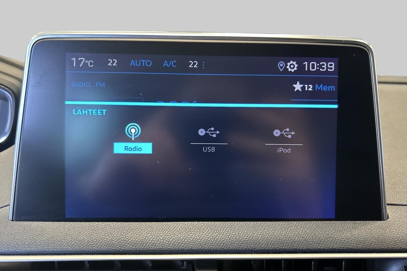 Peugeot 3008 iso kuva 25