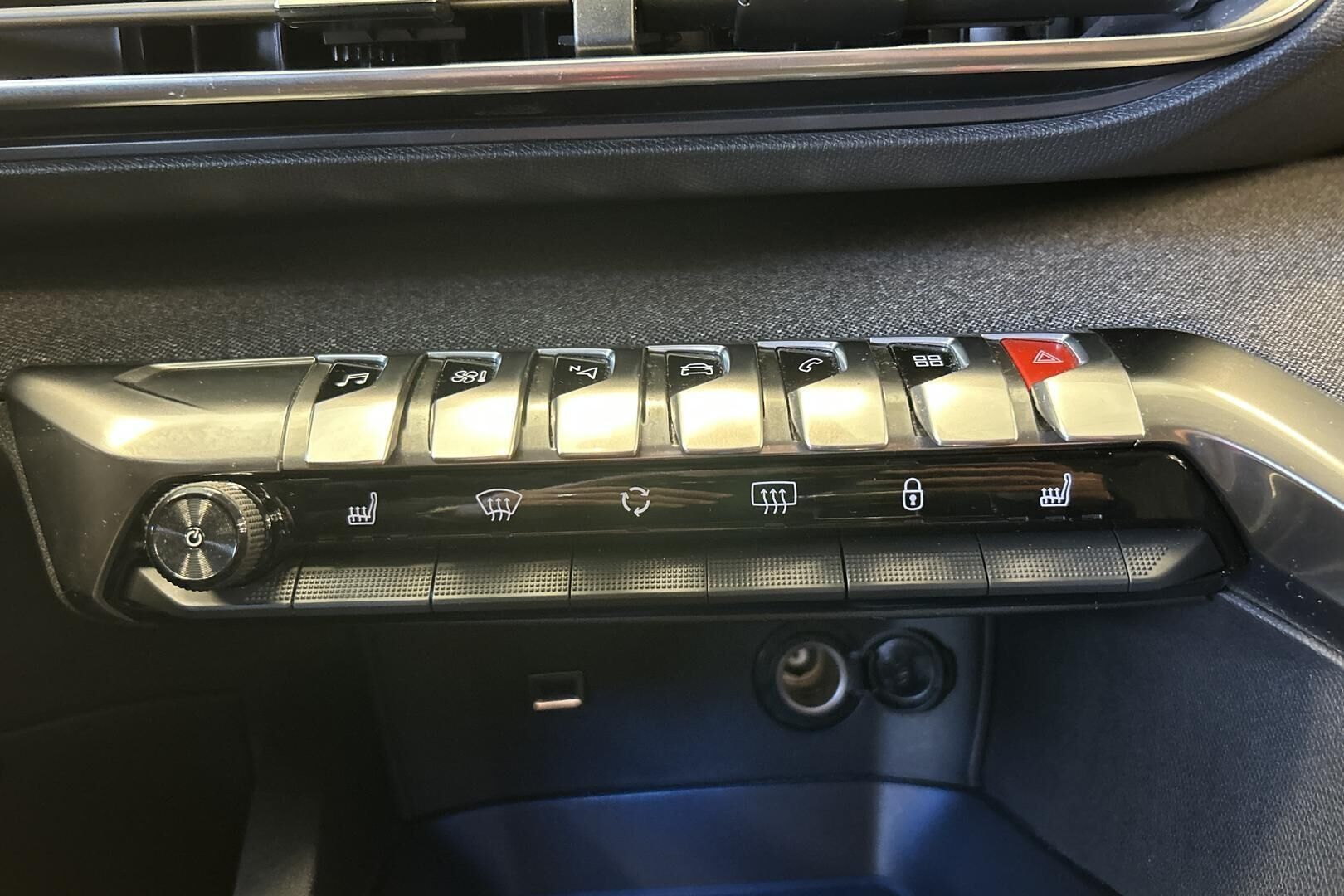 Peugeot 3008 iso kuva 31