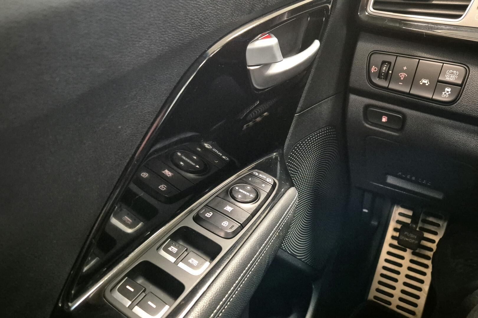 Kia Niro iso kuva 20