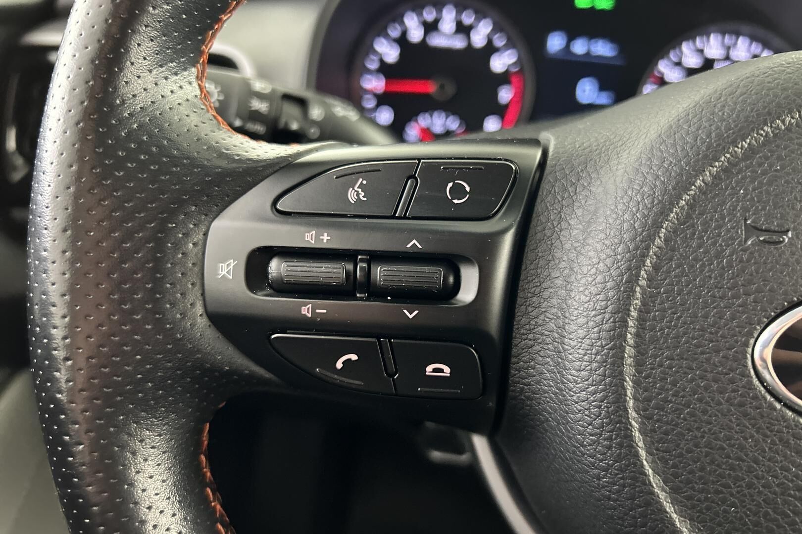 Kia Stonic iso kuva 15