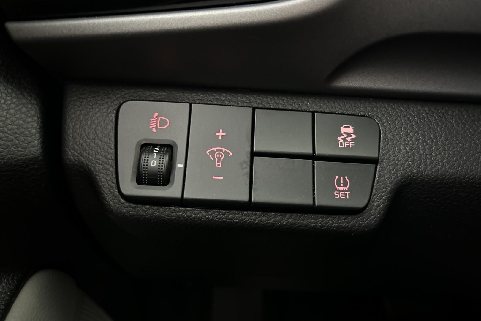 Kia Stonic iso kuva 18