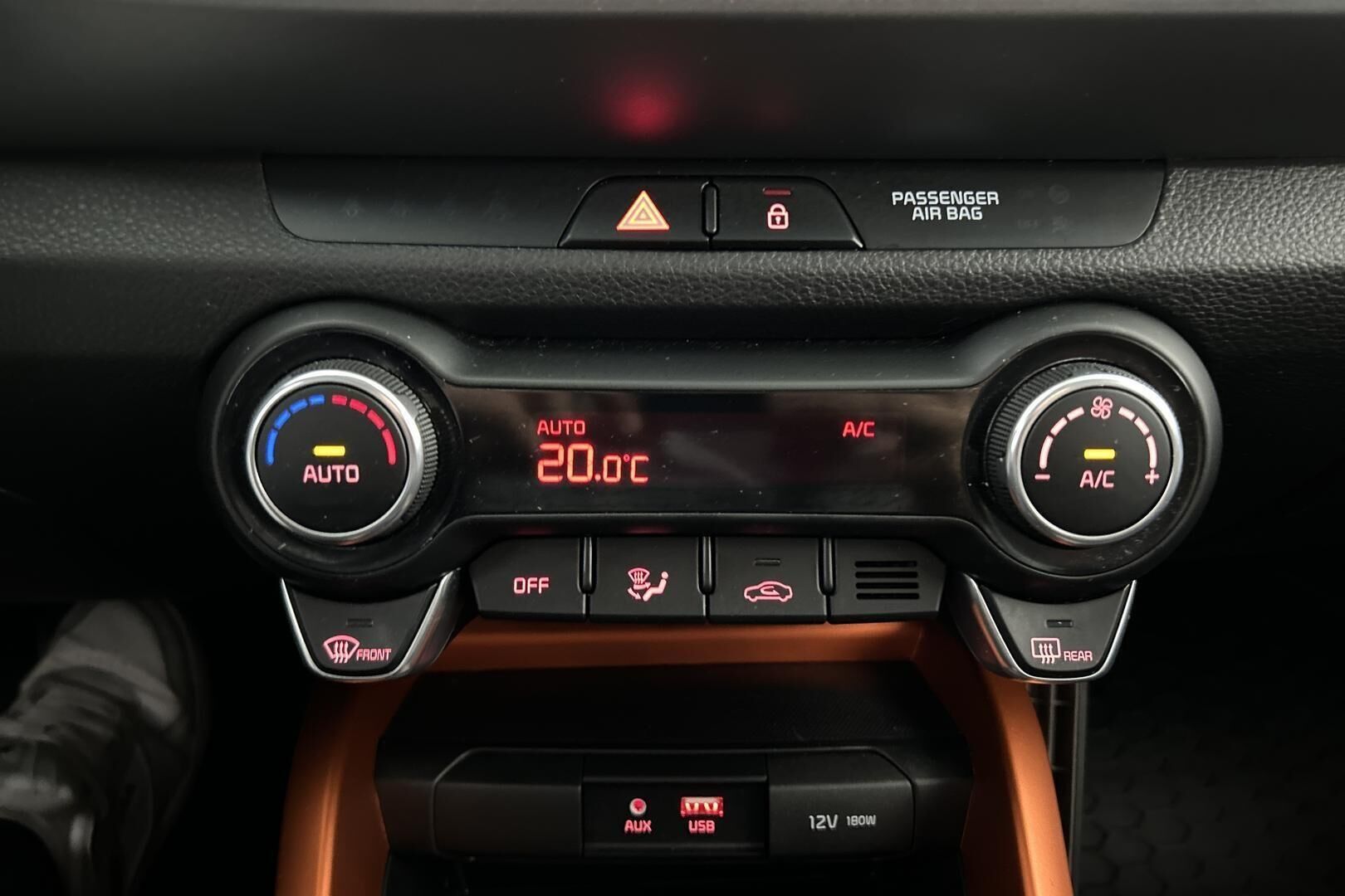 Kia Stonic iso kuva 24