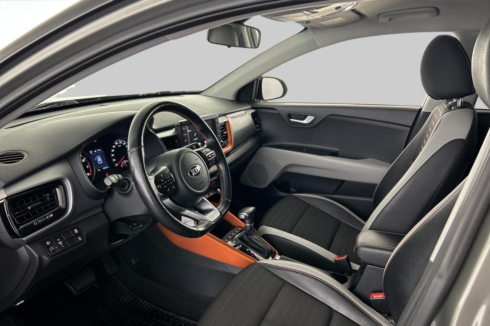 Kia Stonic iso kuva 8
