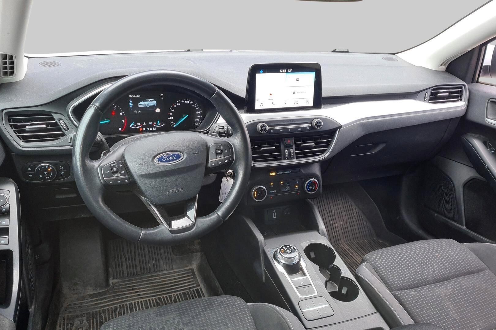 Ford Focus iso kuva 1