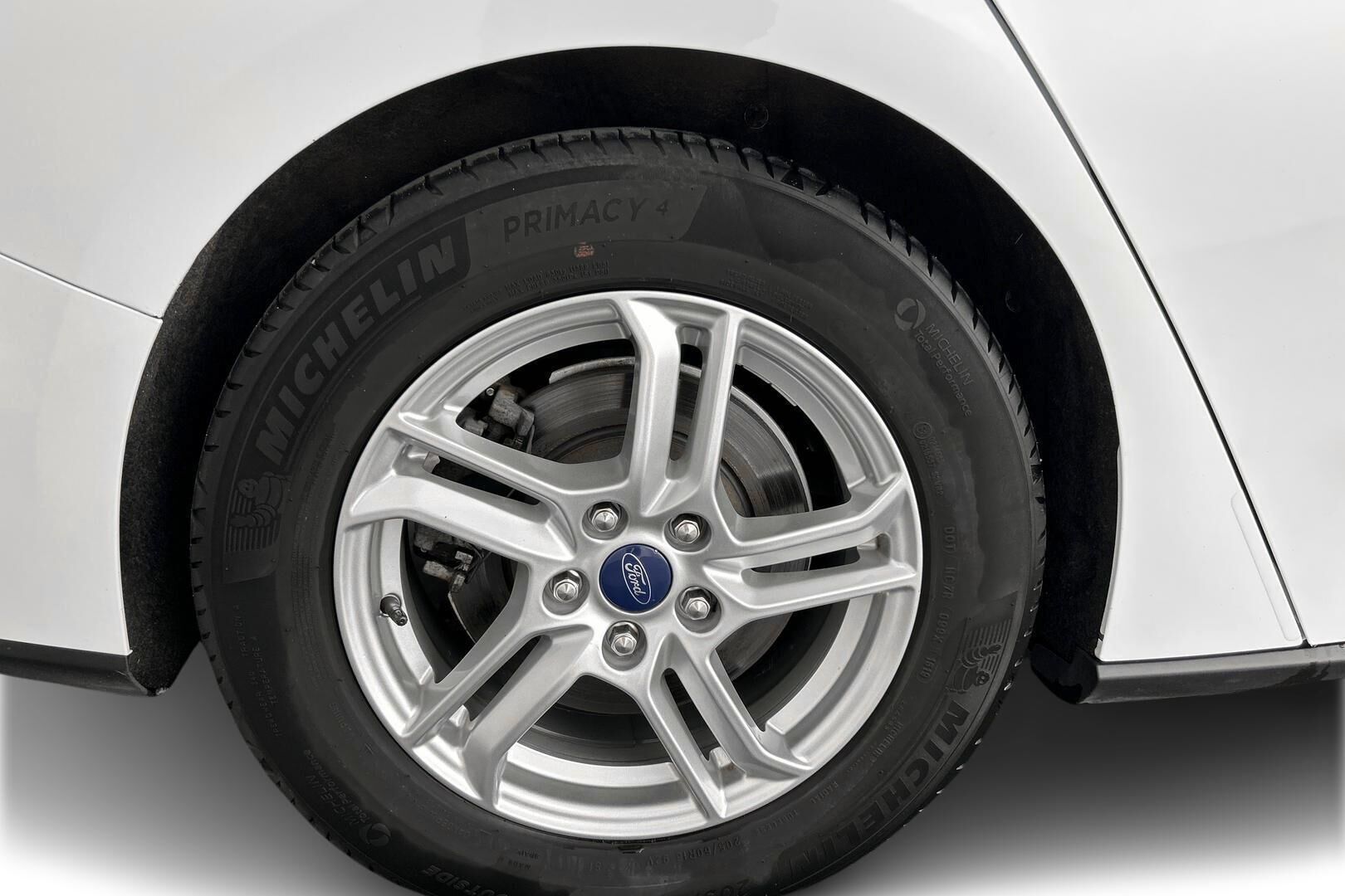 Ford Focus iso kuva 12