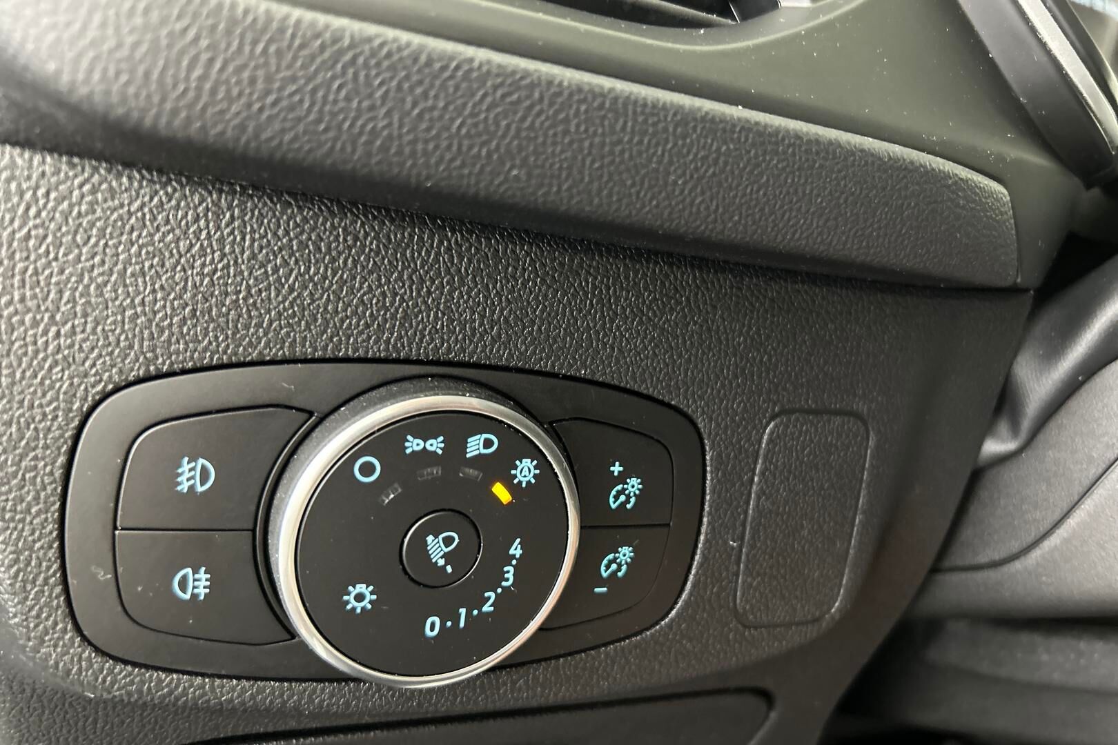 Ford Focus iso kuva 15