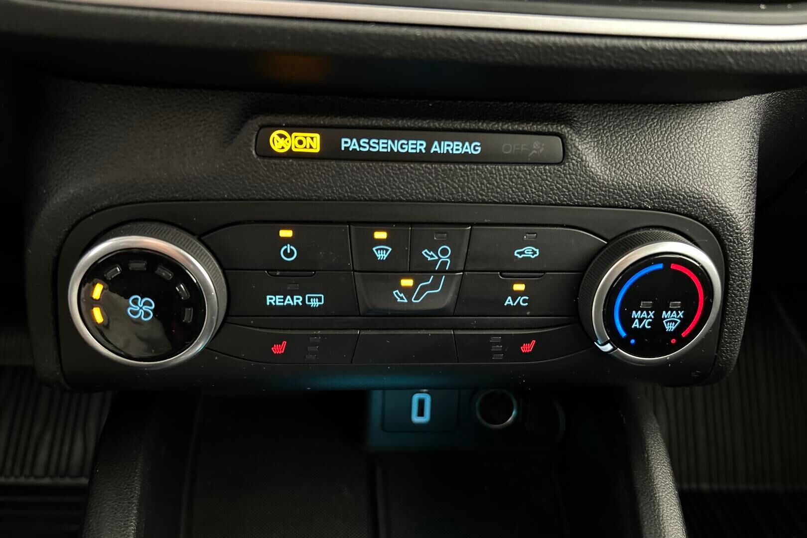 Ford Focus iso kuva 19