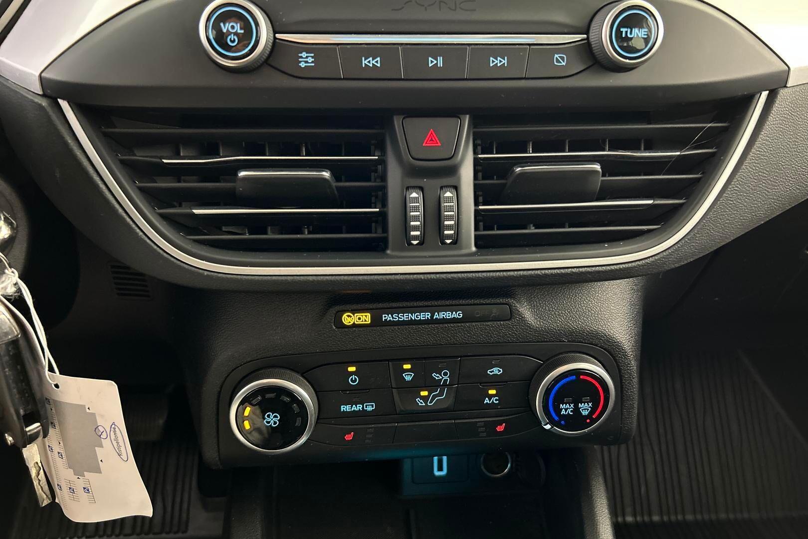 Ford Focus iso kuva 24