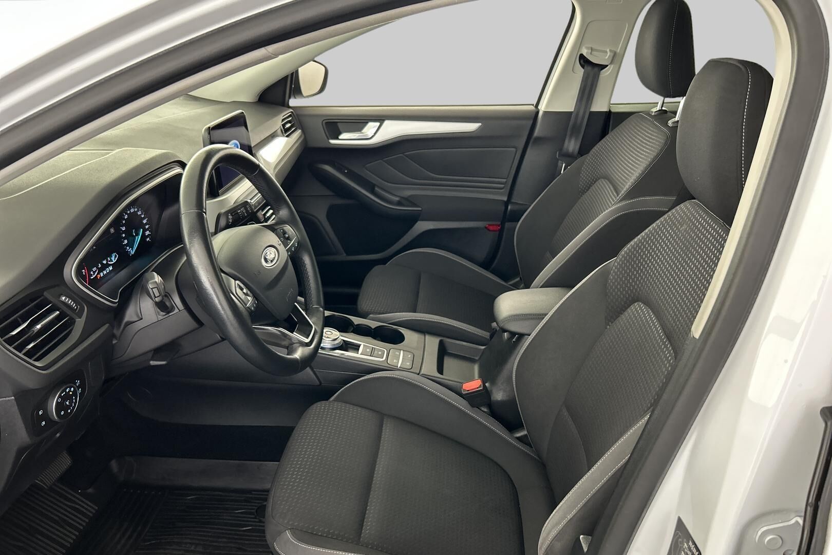 Ford Focus iso kuva 8