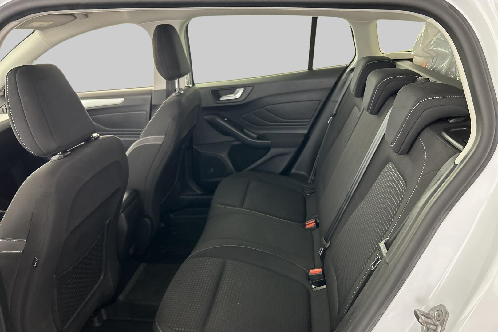 Ford Focus iso kuva 9