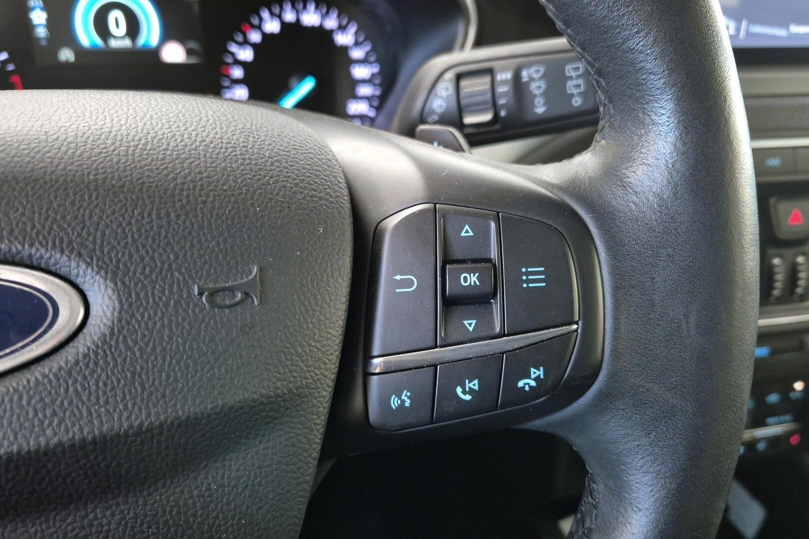 Ford Focus iso kuva 15