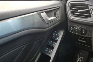 Ford Focus esikatselu 16