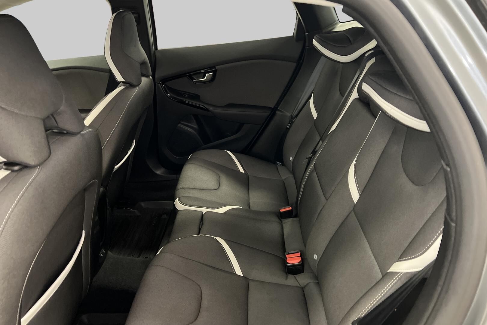 Volvo V40 iso kuva 9