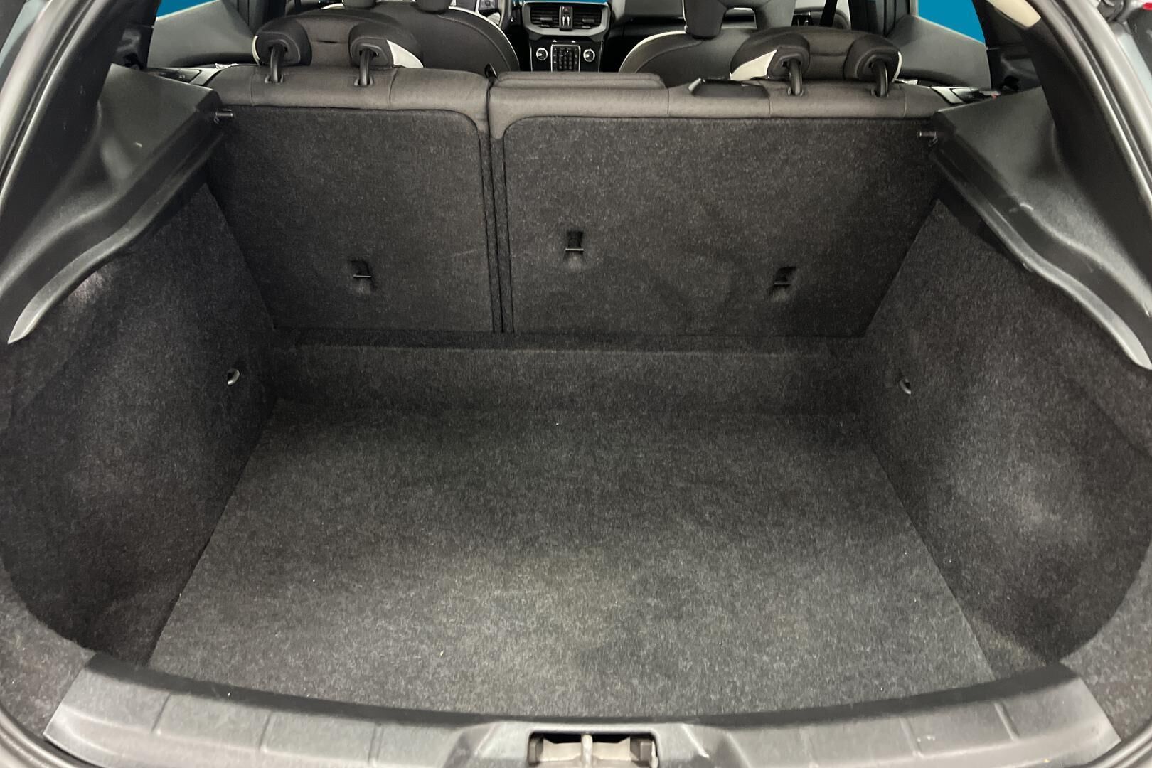 Volvo V40 iso kuva 11