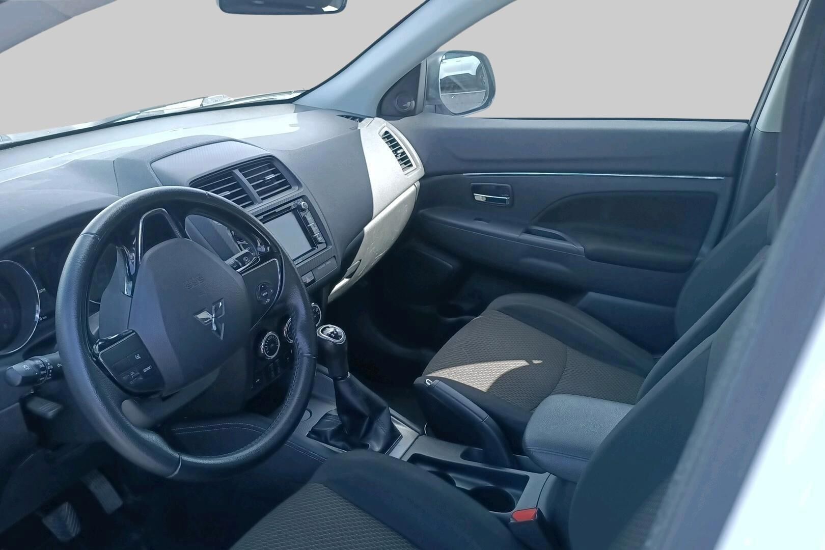 Mitsubishi ASX iso kuva 2
